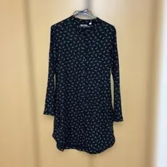 ユニクロ　花柄 長袖ワンピース Mサイズ 黒