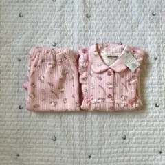 新品未使用　サンリオ　ハローキティ　キルトパジャマ　120