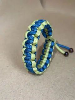 青と黄のパラコードブレスレット