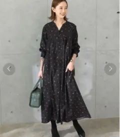 【新品】URBAN RESEARCH　ROSSO　フラワーVネックワンピース