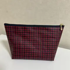 [ハンドメイド] 赤チェックラミネート生地のマチ付きポーチ、メイクポーチ