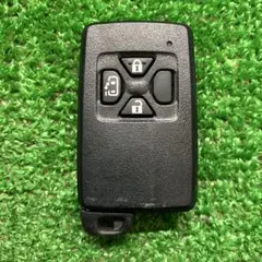 アルファード　ノア等　トヨタ　スマートキー　リモコン　鍵　3ボタン Q345のサムネイル
