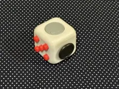 フィジェットキューブ Fidget Cube