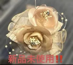 【新品未使用‼️】エレガントな花デザインのコサージュ