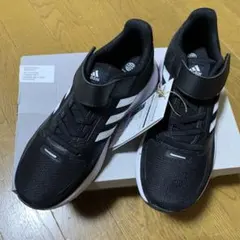 【新品未使用】adidas ブラック スニーカー マジックテープ　21.0cm