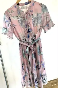 ボタニカルプリント 半袖ひざ丈ワンピース ピンク