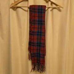赤と青のチェック柄マフラーのサムネイル
