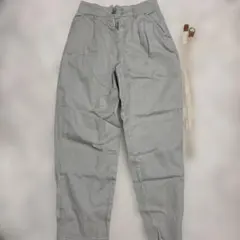 グレー プリーツ入り パンツ ベルト付き