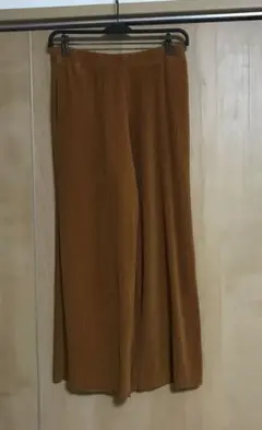 UNIQLO ユニクロ　パンツ　プリーツストレートパンツ　ウエストゴム　M