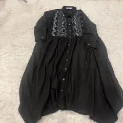 iSScolar 黒 シャツワンピース 長袖　刺繍　スカラー　おしゃれ