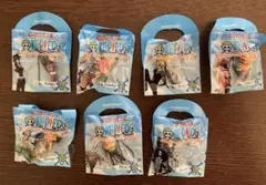 セブンイレブン限定　ワンピース　ワールドコレクタブルフィギュア ミニストラップ