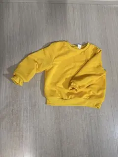 黄色 トレーナー