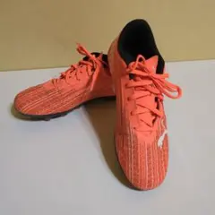 プーマ　サッカーのスパイク　オレンジ　24センチシューズバッグブラス