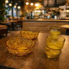 レトロ　食器　琥珀色　アメリカ　ヴィンテージ　コップ　小皿　カフェセット