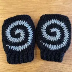 56 ハンドメイド　ぐるぐるモチーフ　渦巻きモチーフ　ハンドウォーマー手袋青黒