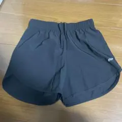 Mサイズ ブラック ショートパンツ
