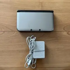 任天堂 3DSLL シルバー×ブラック 本体 充電器付き 中古