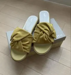 WA ORitental TRaffic マスタード フラットサンダル