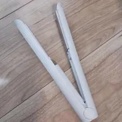 ホワイト ヘアアイロン スリムデザイン