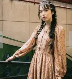 LEBECCA boutique レベッカブティック 泣きたい夜のワンピースのサムネイル