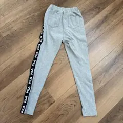 新品 FILA gyda コラボ グレー レギンス サイドロゴ