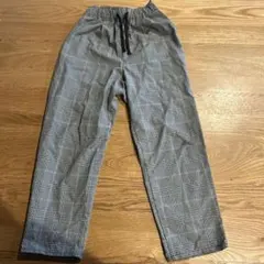 チェック柄長ズボン（ダメージあり）