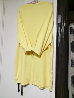 イエロー 長袖 Tシャツ ゆったり