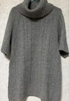 ユニクロ　ケーブル　タートルネック セーター　美品