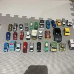 ミニカー　いろいろ　まとめ売り　11台 ミニカー 11台セット まとめ売り - メルカリ