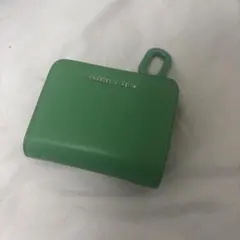 CHARLES & KEITH グリーン 二つ折り財布のサムネイル