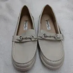 (2) しまむら ホワイトローファー 金具付き 日本製