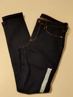 スキニージーンズ