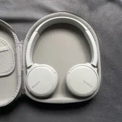 SONY ホワイト オーバーイヤーヘッドフォン