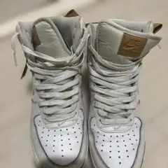 NIKE AIR FORCE 1 ホワイト スニーカー