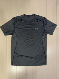 Under Armour ダークグレー Tシャツ