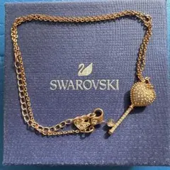 Swarovski ハート型の鍵ネックレス