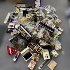アクセサリー超大量まとめ　ブローチ　ネックレス　宝石など　現状品