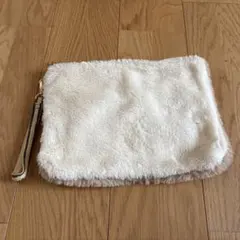 ファー素材 クラッチバッグ アイボリー　ベージュ
