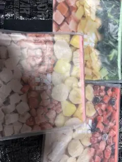 ハッピーくじ　セブンイレブン　スムージーフラットポーチ　3種