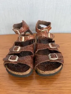 ブラウン編み込みストラップサンダル