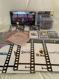 happyくじ　ピクサー　E賞シーンフィギュア　H賞キャンパスボード＋おまけ