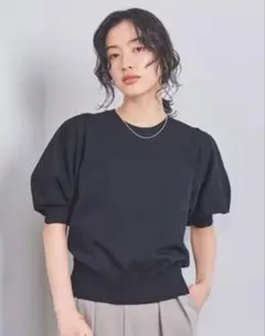 美品 ユナイテッドアローズ ふんわり袖 パフスリーブ 半袖 ニット　ネイビーのサムネイル