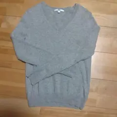 UNIQLO グレー カシミヤ　Vネックニット Sサイズ　レディース