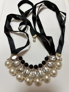 パールとクリスタルのネックレス