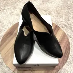 ✨新品✨ing イング ポインテッドトゥ フラットパンプス レザー 黒色 23㎝のサムネイル