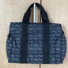 ハンドバッグ　犬柄　黒　ポケットあり