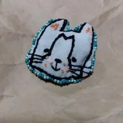 ブローチ　ハンドメイド　ボストンテリア　フレンチブルドッグ　グリーン