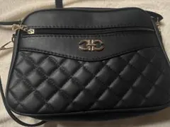 黒　キルティング　ショルダーバッグ