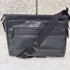 TAKEO KIKUCHI タケオキクチ ブラックショルダーバッグ 撥水加工