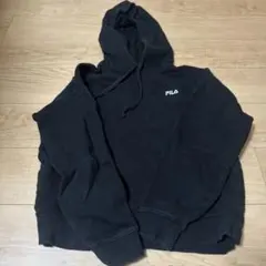 FILA パーカー ブラック 刺繍ロゴ